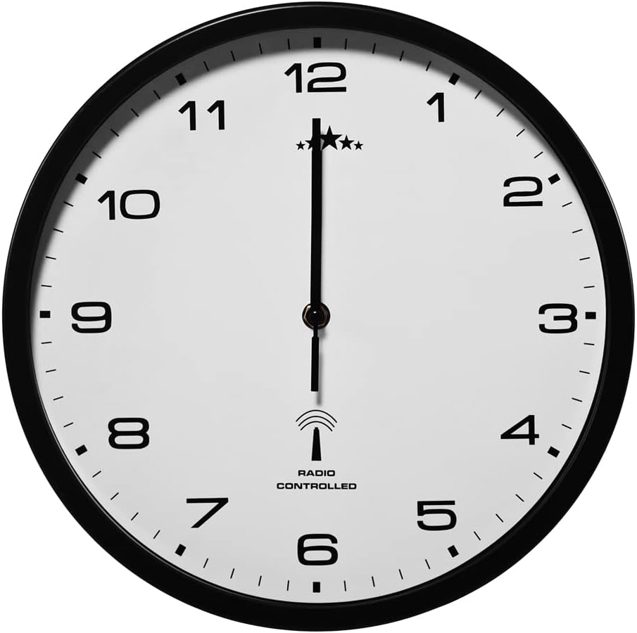 Monzana® Wanduhr Funk Automatische Zeitumstellung Geräuscharm Sekundenzeiger Quarzuhrwerk Analog 31 cm Hohe Genauigkeit Haushalt Funkuhr Uhr Schwarz Weiß
